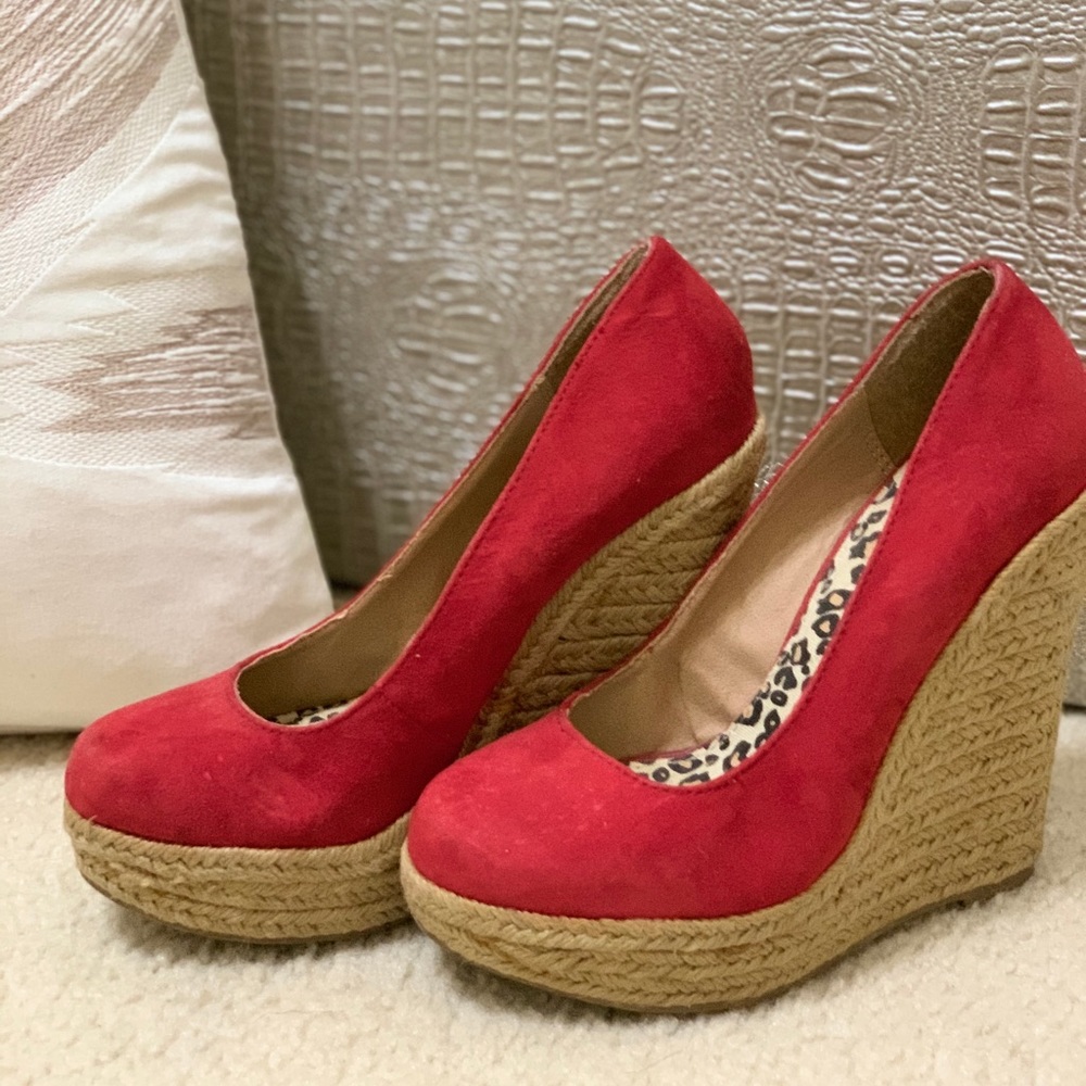 Red Wedges - Picture 3 of 6